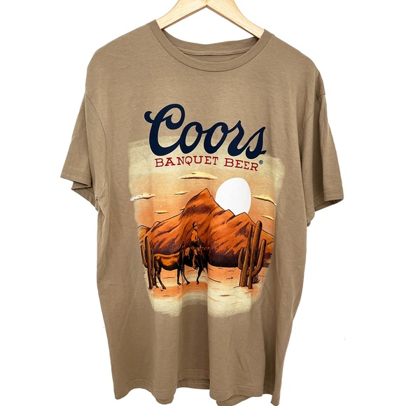 NWOT Coors Banquet Beer Cowboy Mountain Sunset Graphic T-Shirt Men’s Medium - Picture 2 of 8